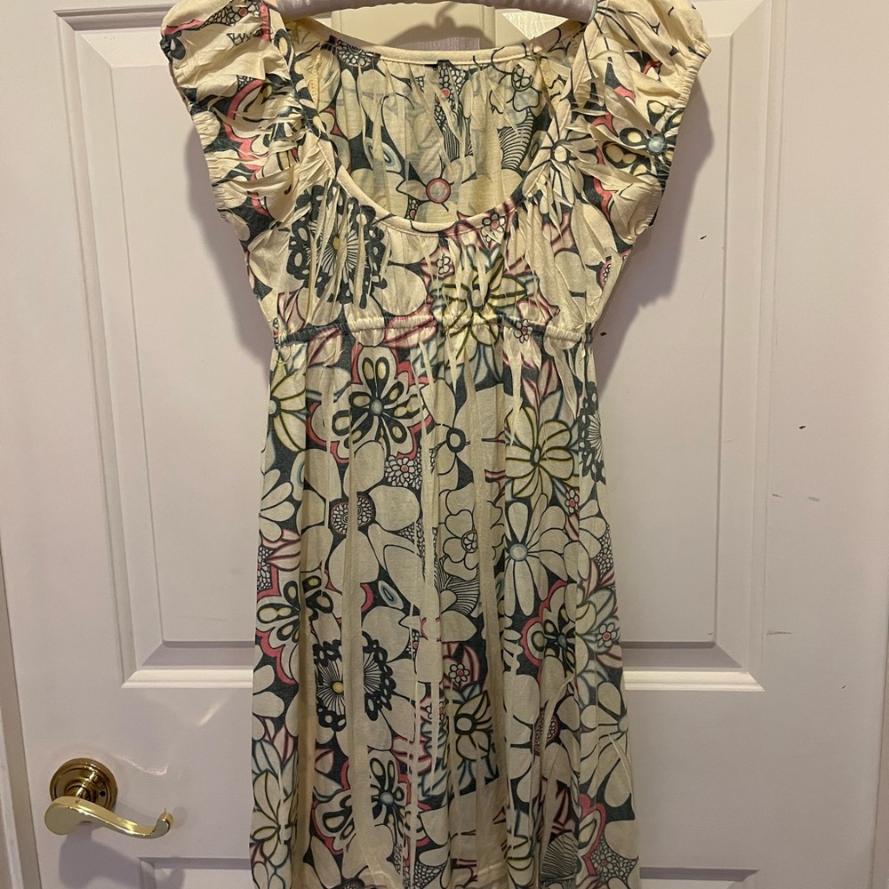 Dress - Picture 2 of 3